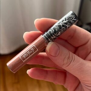 *NEW AND SEALED* Kat Von D Everlasting Liquid Lipstick - Ludwig